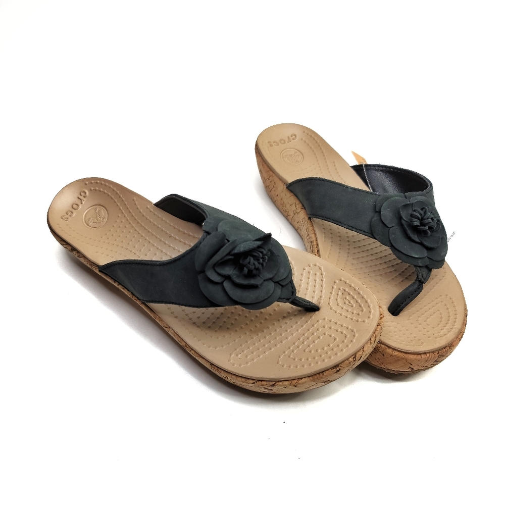 Crocs A-Leigh floral flip flop NWT size 11